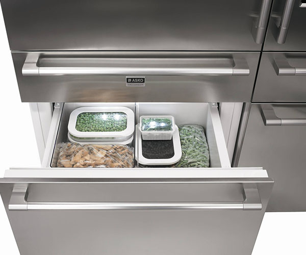Холодильник RFN31842i